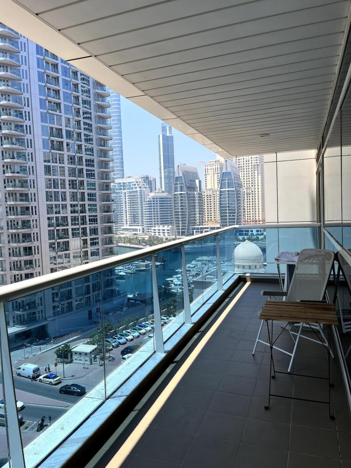 Amazing Spacious One Bedroom * Dubai
