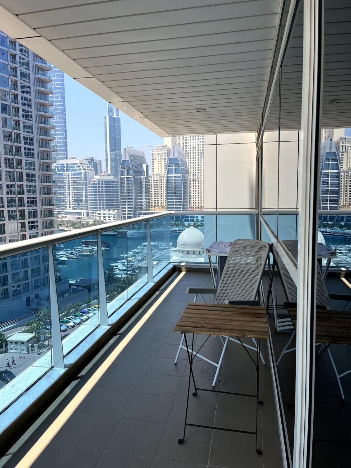 Amazing Spacious One Bedroom Holiday home Dubai